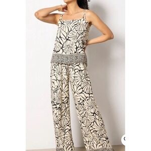 EUC Evereve AMELIA 2 Piece Set Pants Tank Top L Floral Wide Leg Pockets Black
